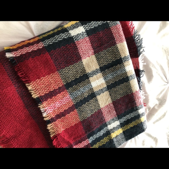 Plaid Blanket Scarf - Picture 3 of 5